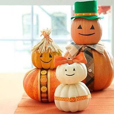 10 Awesome Acorn Crafts - Fall Decorating on a Budget