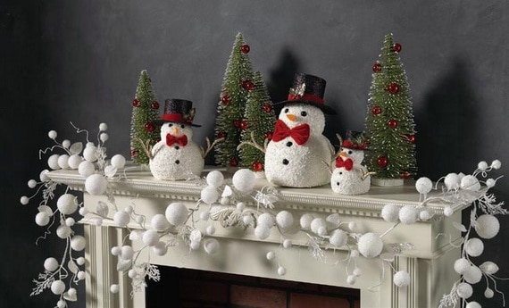 It's so much fun to decorate the mantel each year and add a new little piece of pizzazz to it. Here are 10 Christmas Fireplace Mantel Ideas that I LOVE!