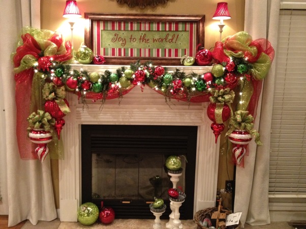 It's so much fun to decorate the mantel each year and add a new little piece of pizzazz to it. Here are 10 Christmas Fireplace Mantel Ideas that I LOVE!