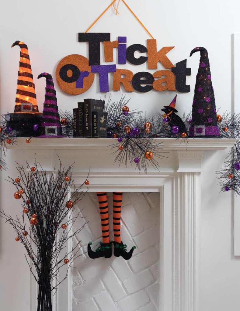 These Halloween fireplace mantels will inspire you to create a perfectly decorated seasonal fireplace in your home...I'm sure it's going to be SPOOKtacular!