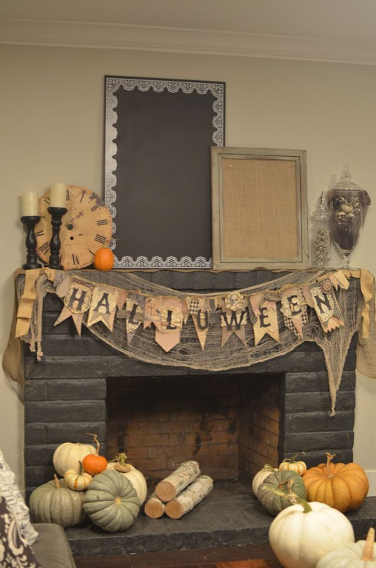 These Halloween fireplace mantels will inspire you to create a perfectly decorated seasonal fireplace in your home...I'm sure it's going to be SPOOKtacular!