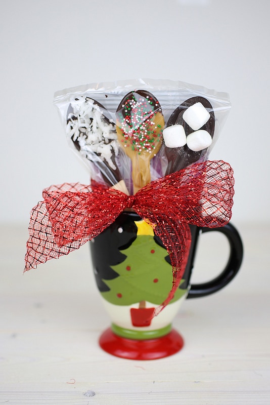 Which of these 12 homemade Christmas gifts for teachers will you be making? They are easy to make, super fun, and guarantee to put a smile on your teacher!