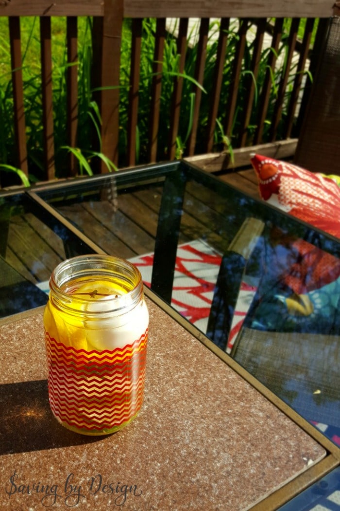 mason jar table decor - outdoor bug repelling